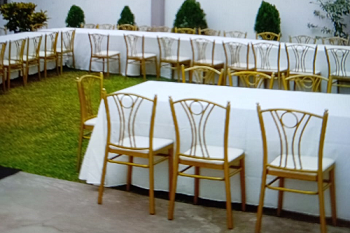 silla dorada para evento